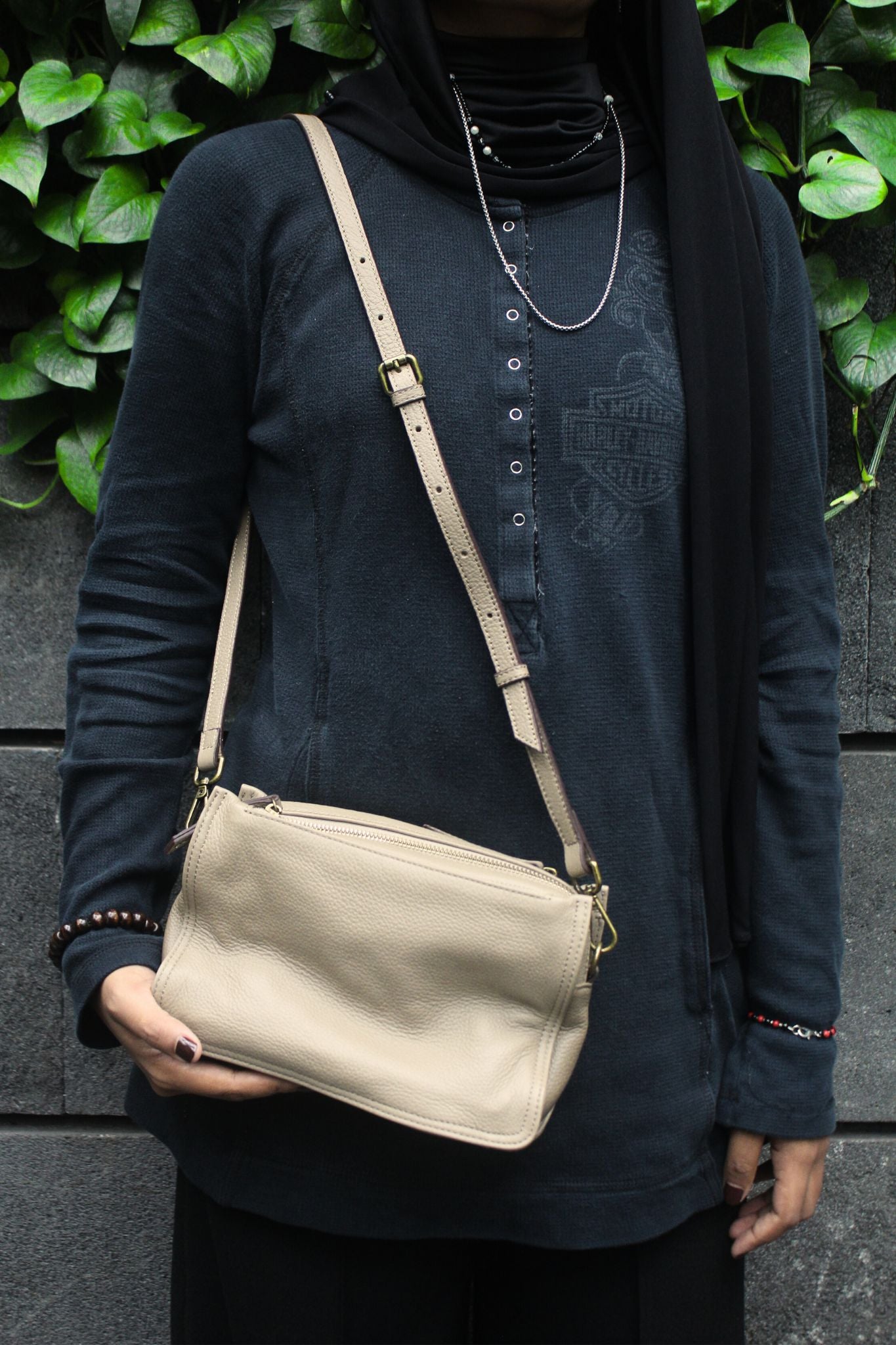 Women's genuine cowhide leather handbag Vivien V2 design