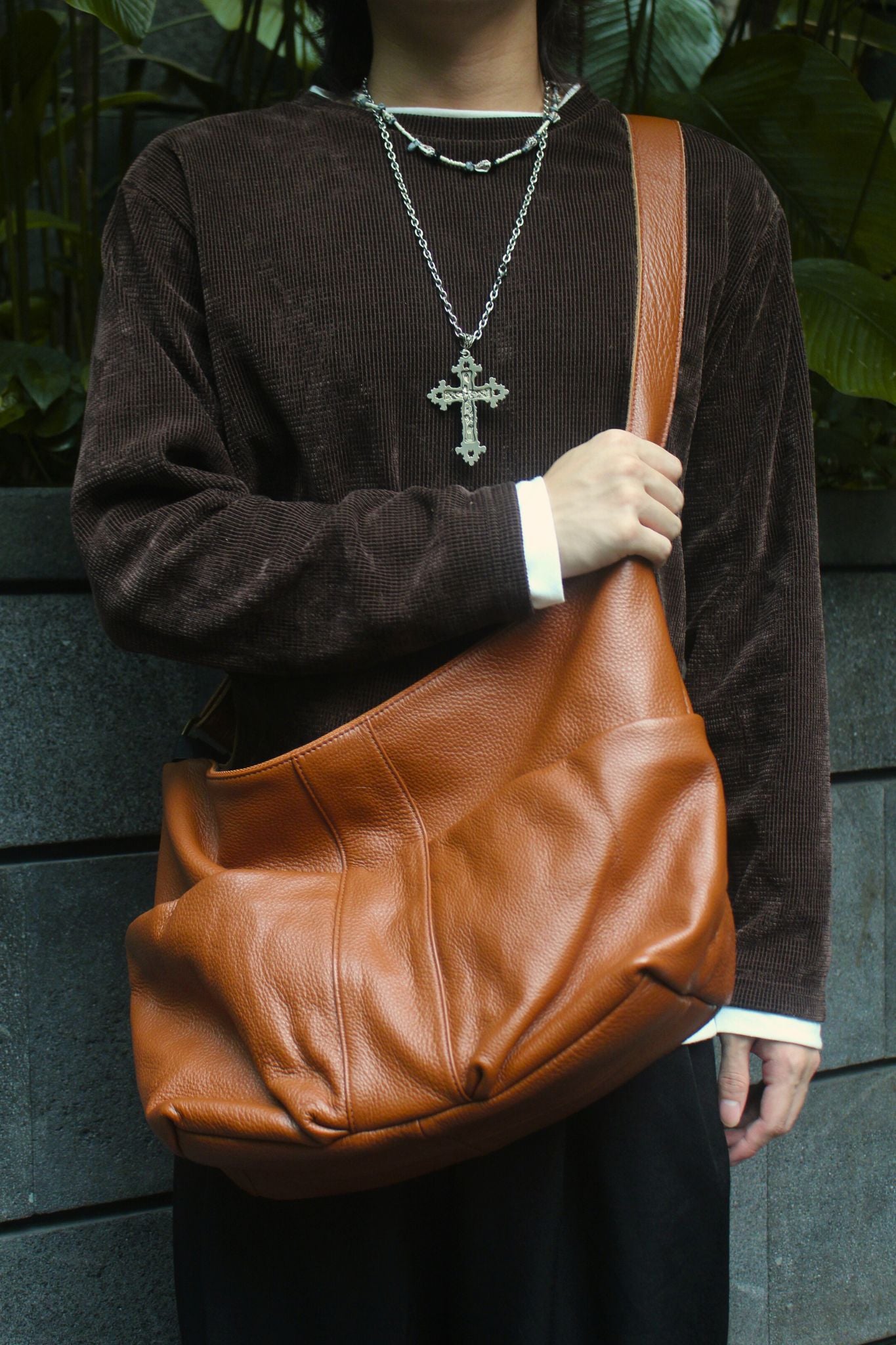 Unisex Women's and Men's genuine cowhide leather handbag Poches design