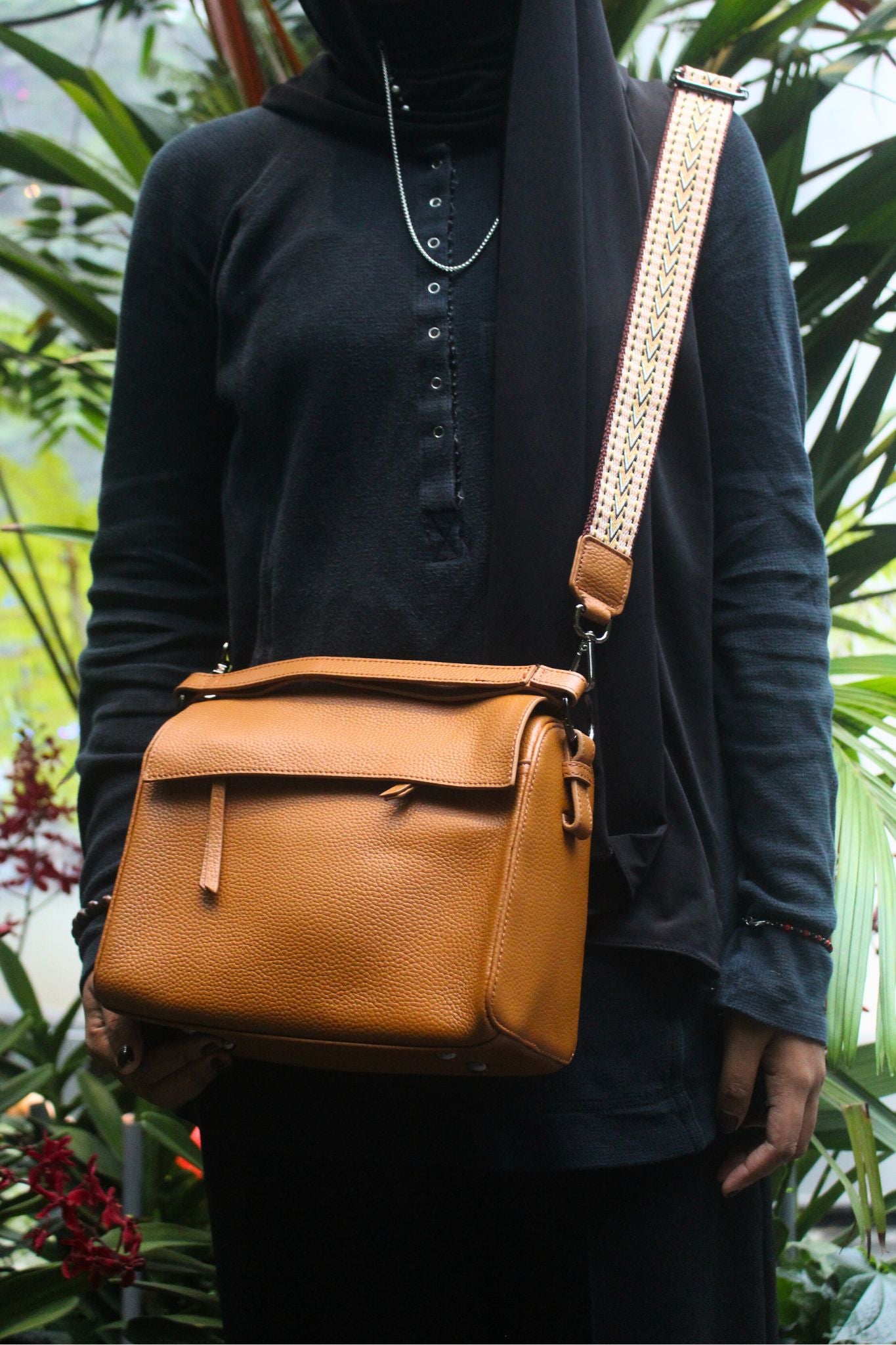 Women's genuine cowhide leather handbag Trika V2 design