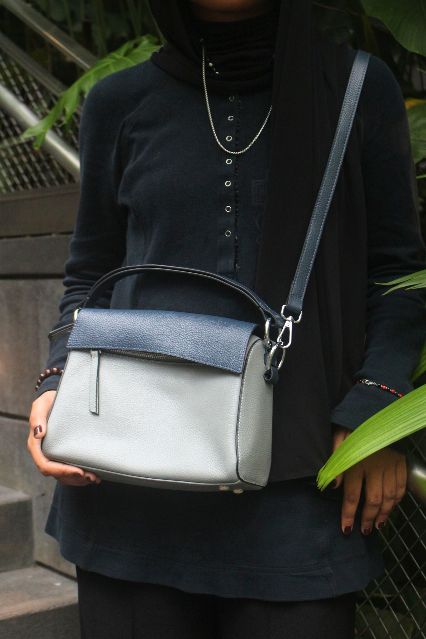 Women's genuine cowhide leather handbag Trika design