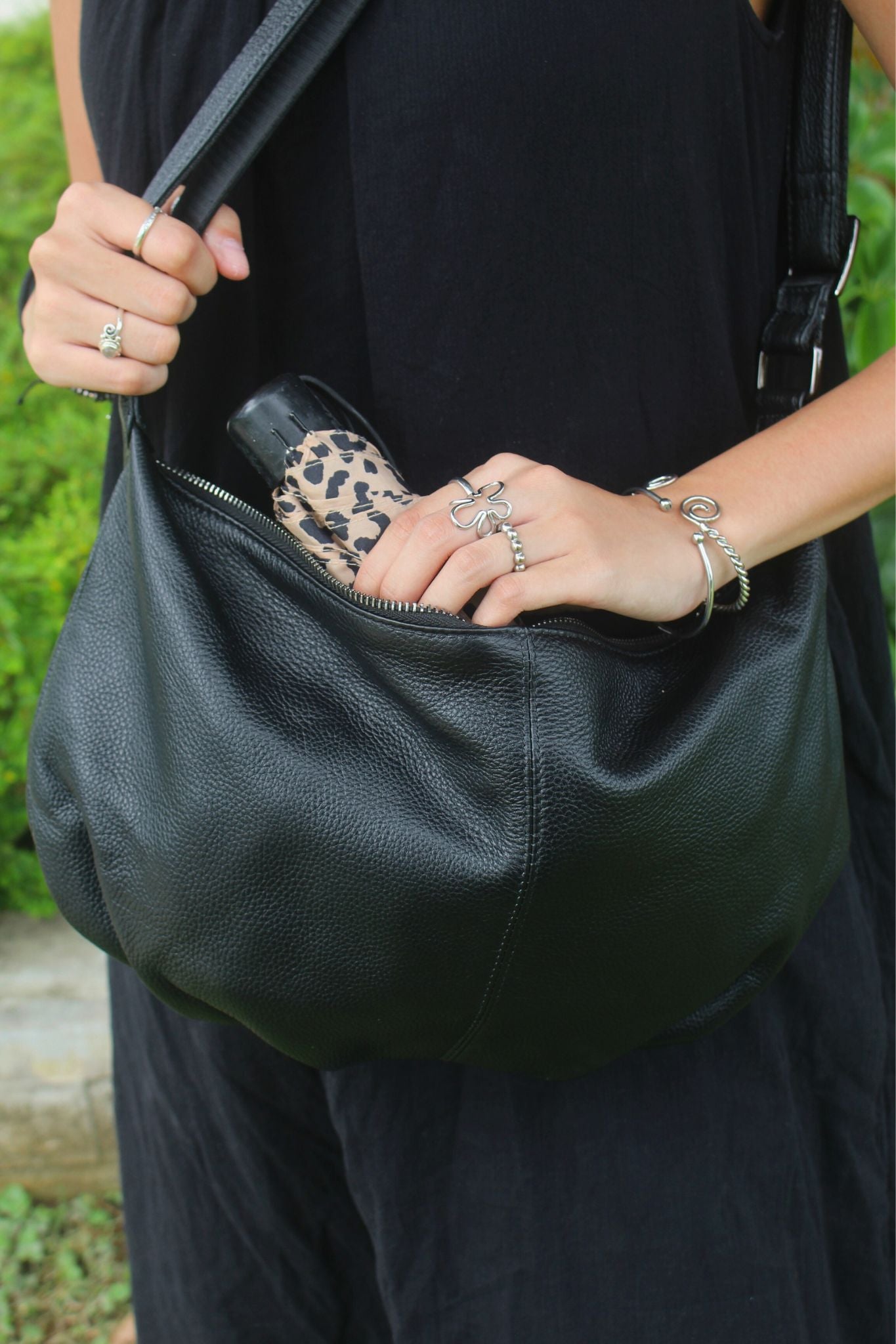 Unisex Women's and Men's genuine cowhide leather handbag Poches V3 design