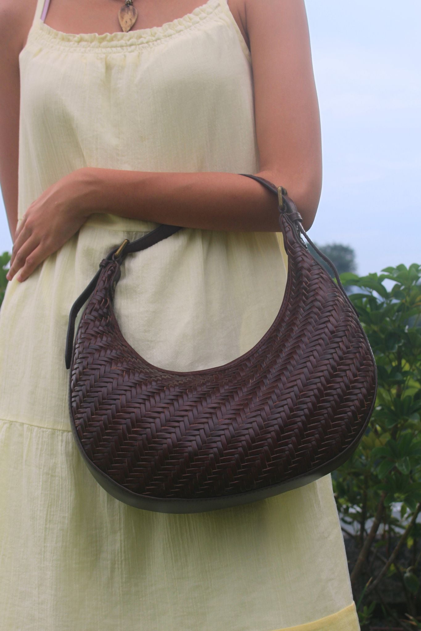 Women's handwoven genuine cowhide leather hobo handbag edgar design