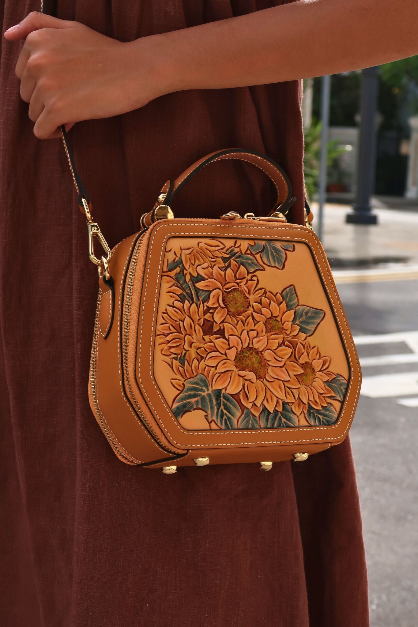 Women's genuine cowhide leather engraved handbag Klos V2 design