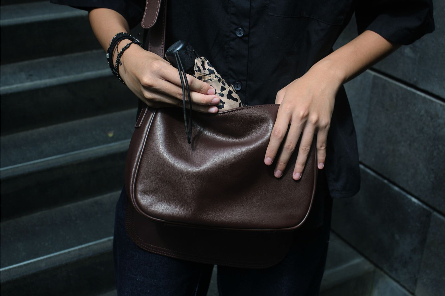 Unisex genuine cowhide leather satchel messenger sling bag handbag V3