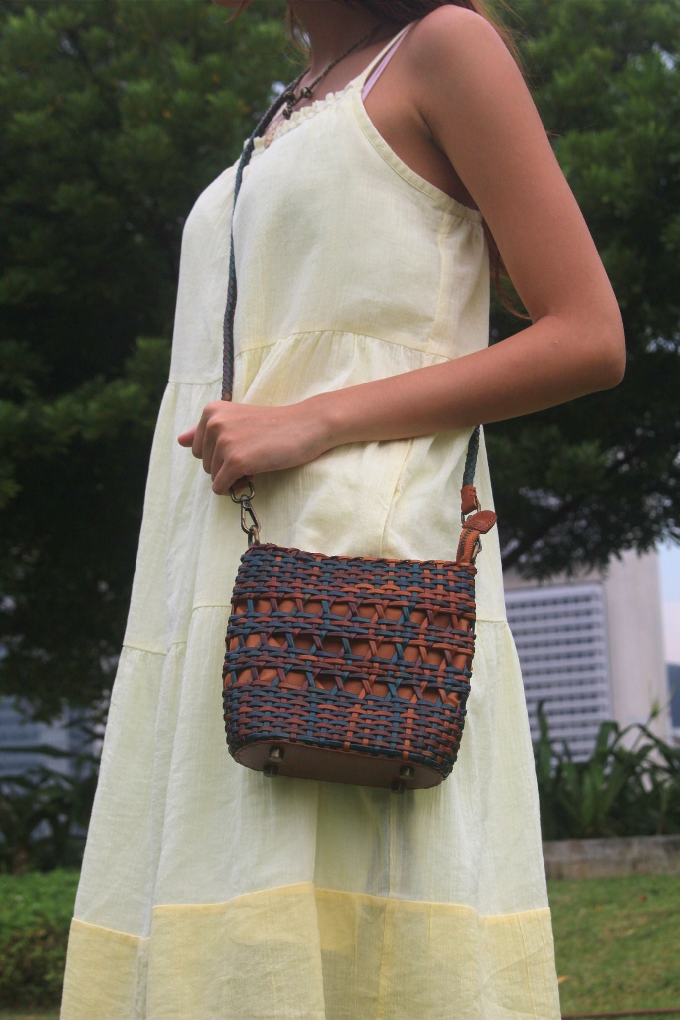 Women's genuine handwoven cowhide leather handphone bag Mirren design