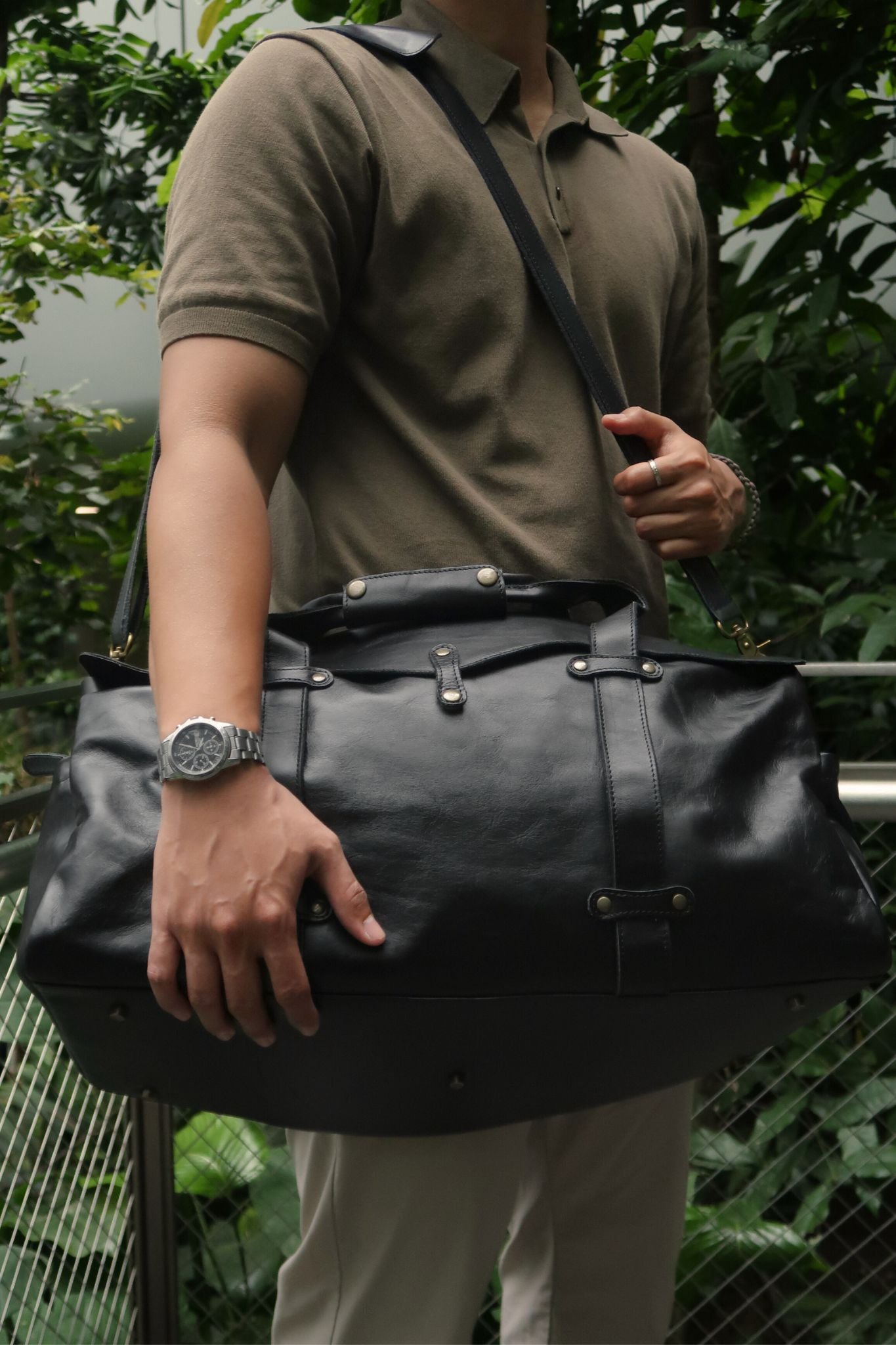 Unisex Women's and Men's genuine cowhide vintage leather duffel travel bag