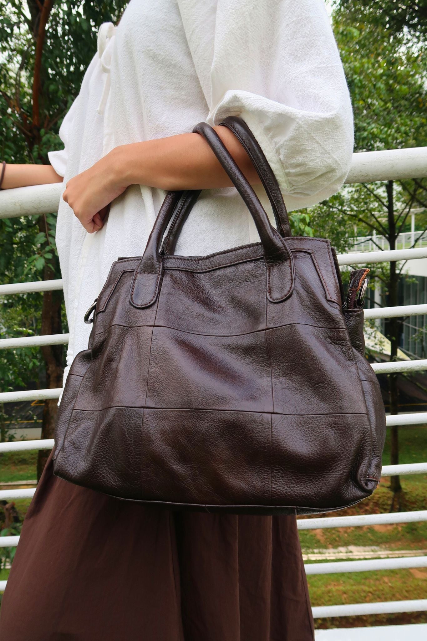 Women's genuine cowhide leather handbag Ingrid V2 design