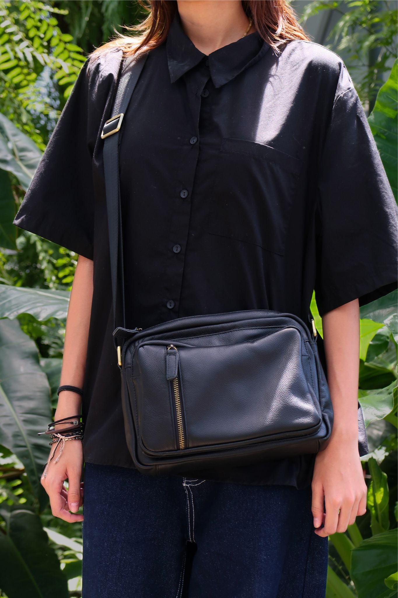 Davel V4 design unisex genuine cowhide leather sling bag