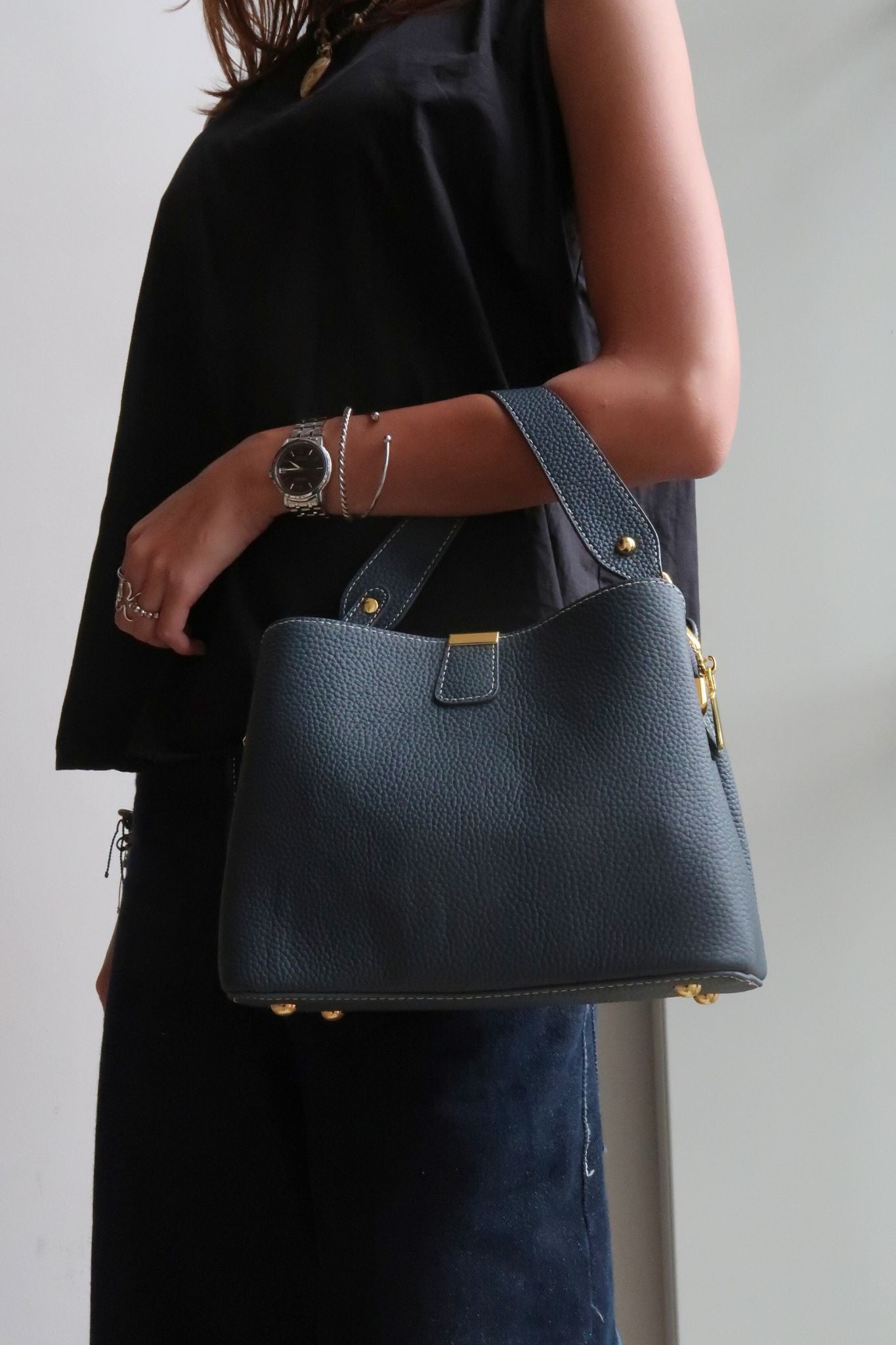 Women's cowhide leather handbag Mori V2 design with 3 straps