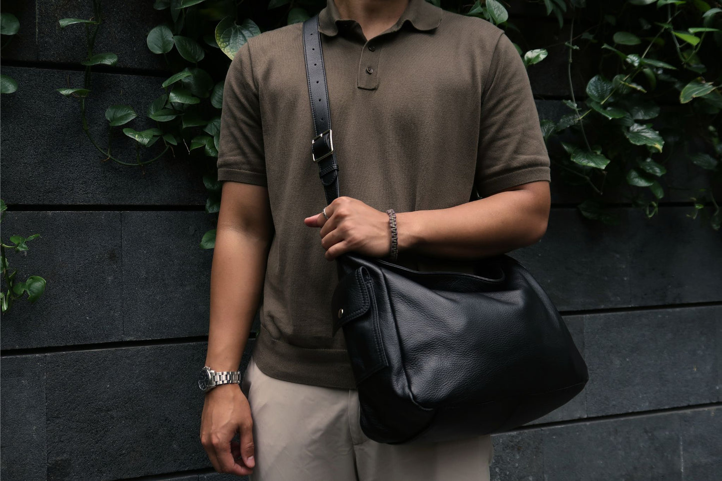 Unisex genuine cowhide leather handbag Carly messenger