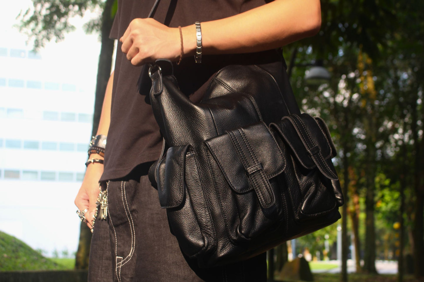 Unisex Genuine cowhide leather handbag Poches tote design