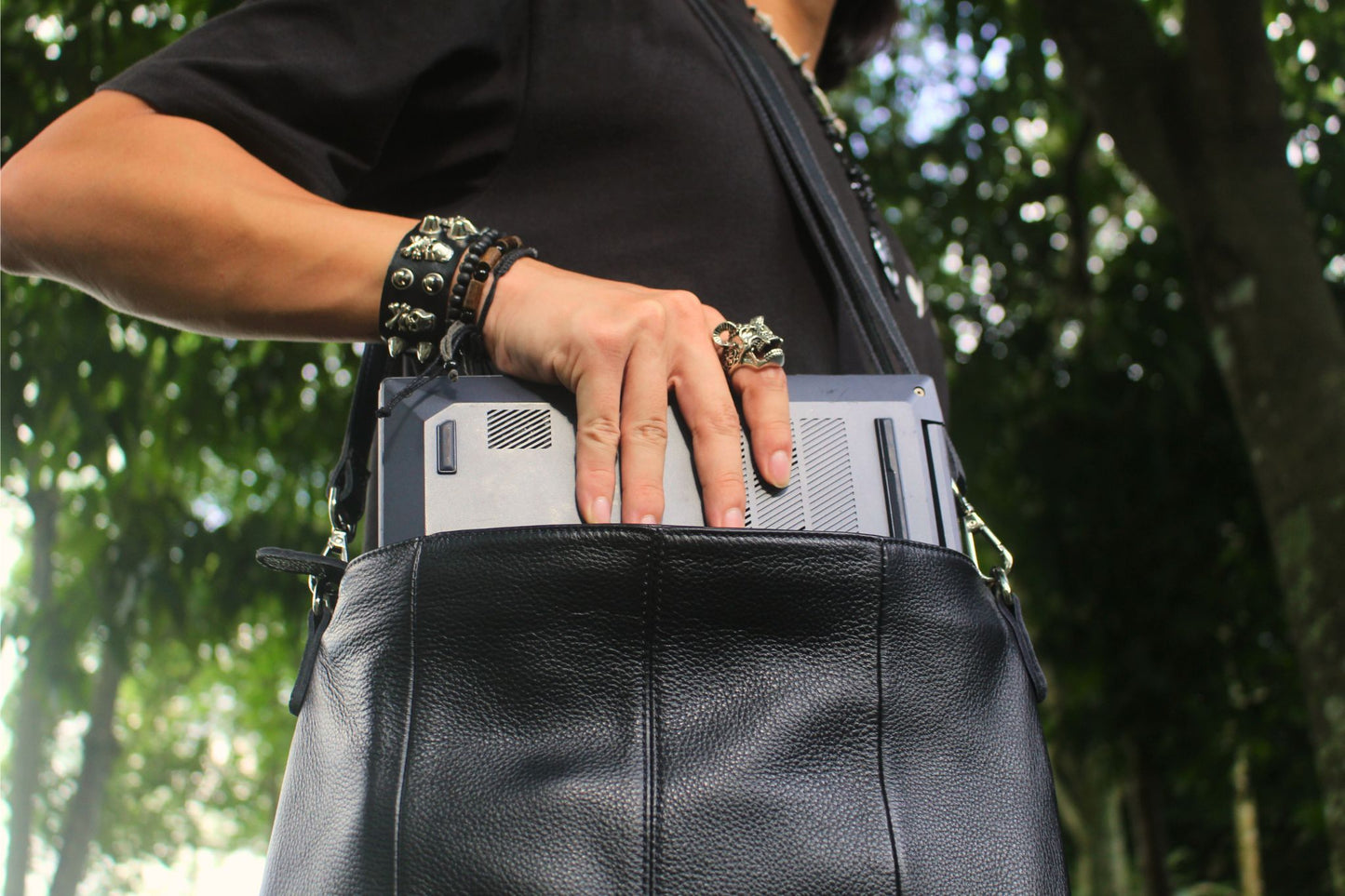 Unisex Genuine cowhide leather handbag Poches tote design