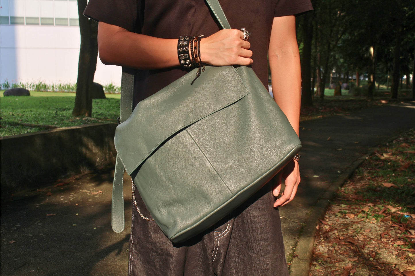 Unisex genuine cowhide leather handbag Messenger V4 sling bag