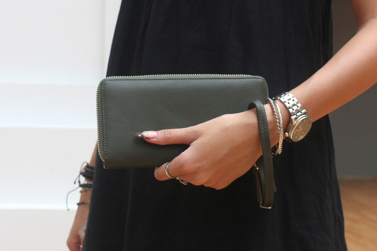 Women's genuine cowhide leather long wallet with removable wrist strap