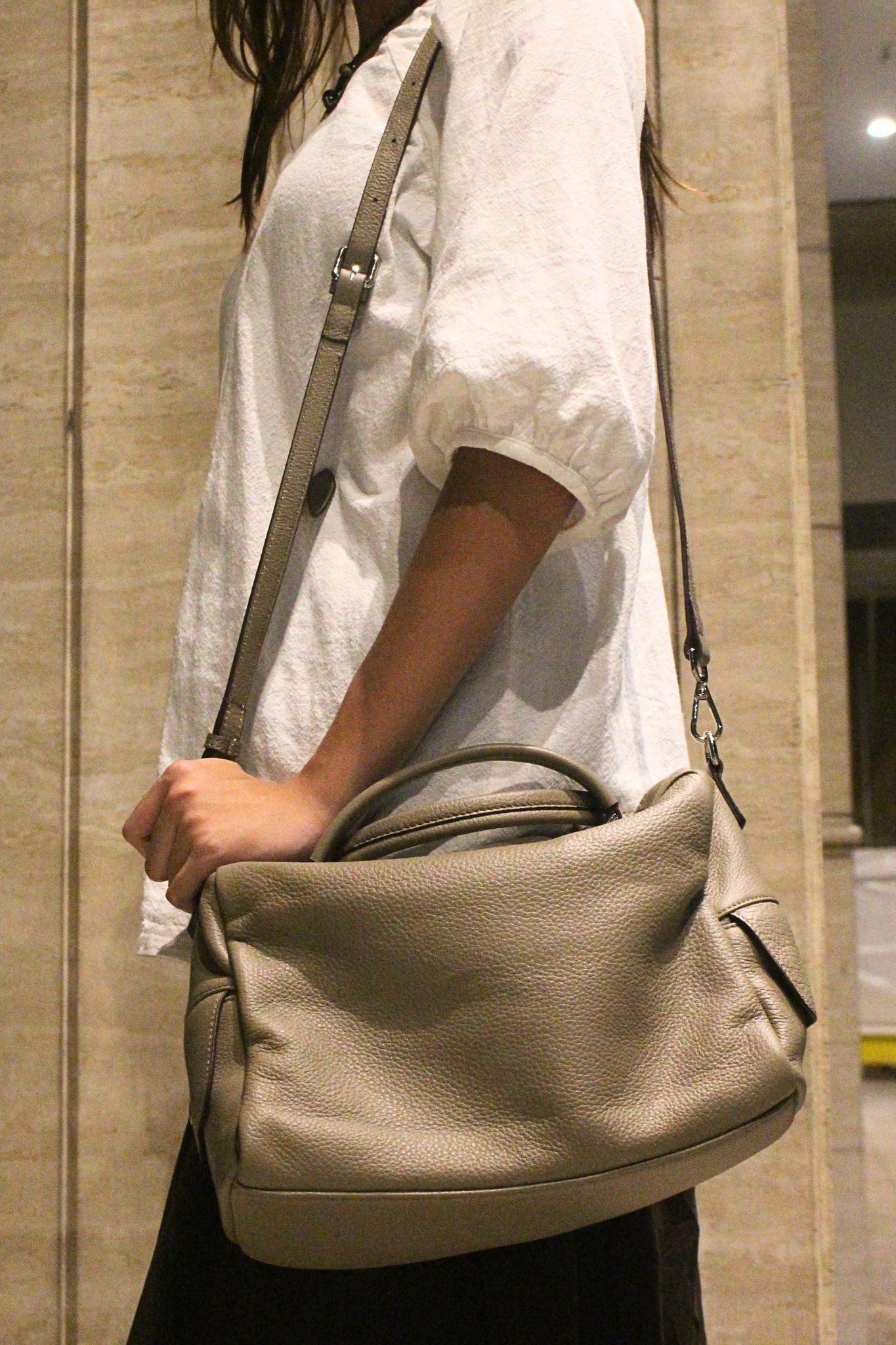 Women's genuine cowhide leather handbag Kabelky v3 design with 2 straps