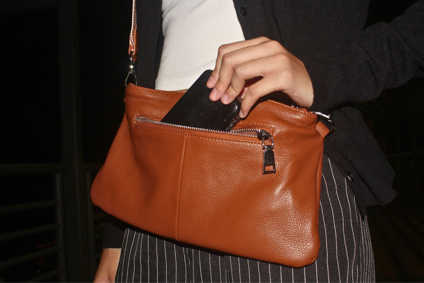 Women's genuine cowhide leather clutch handbag Almo V2 design