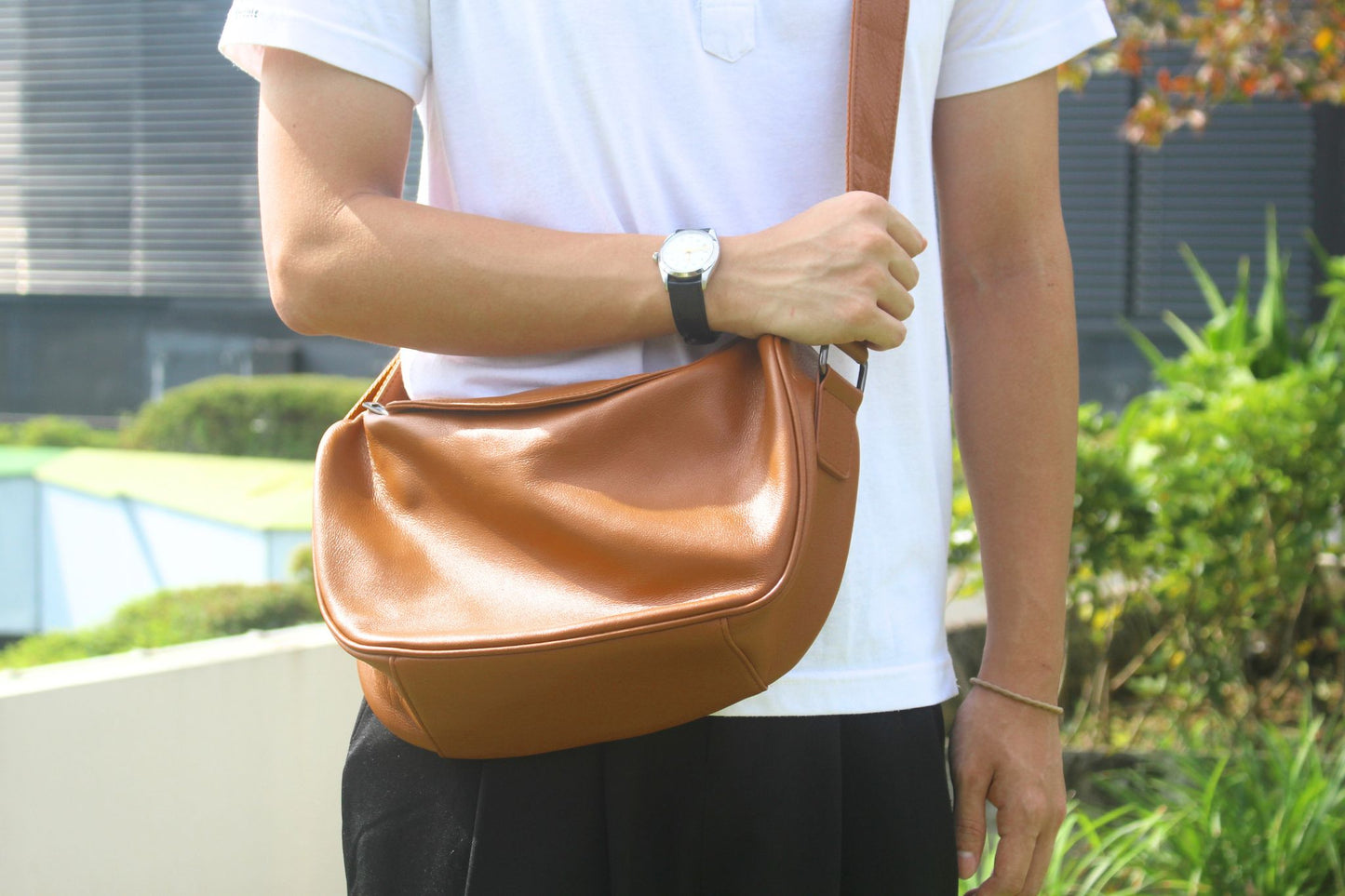 Unisex cowhide leather handbag Vesny design