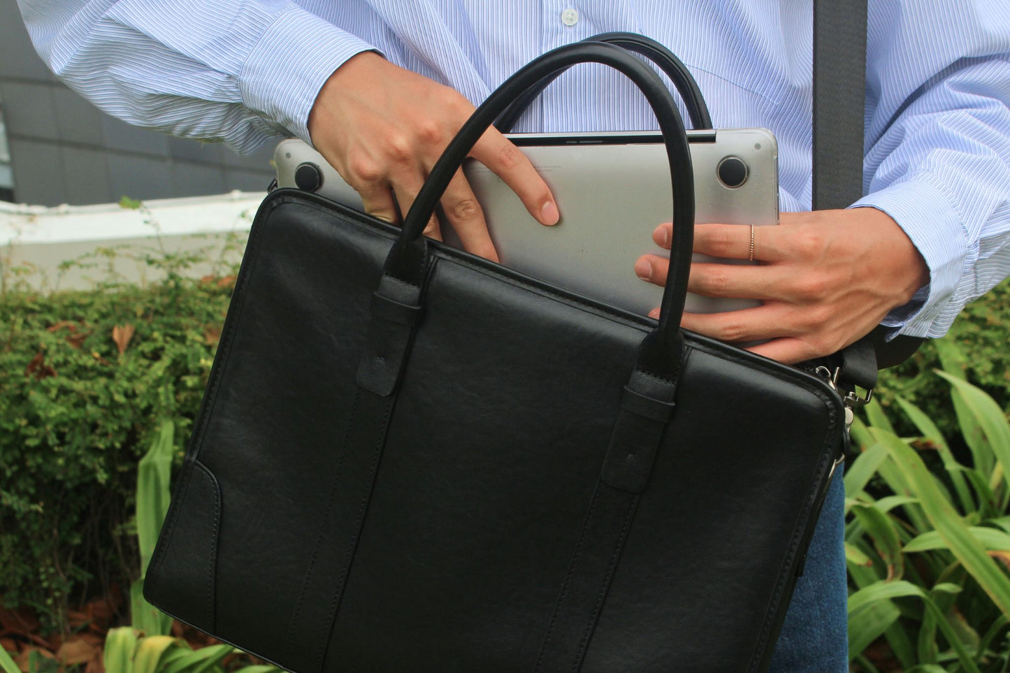 Unisex genuine cowhide leather briefcase double belt design with sling
