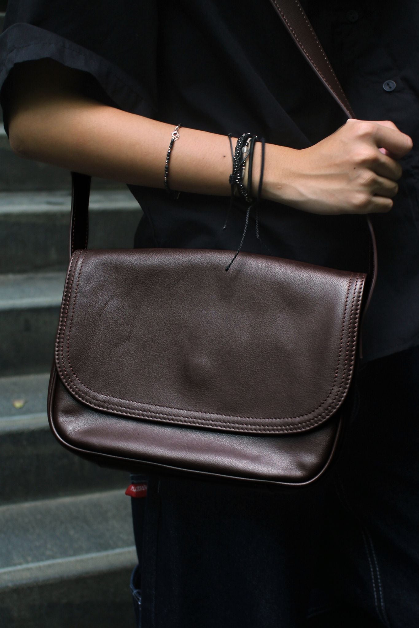 Unisex genuine cowhide leather satchel messenger sling bag handbag V3