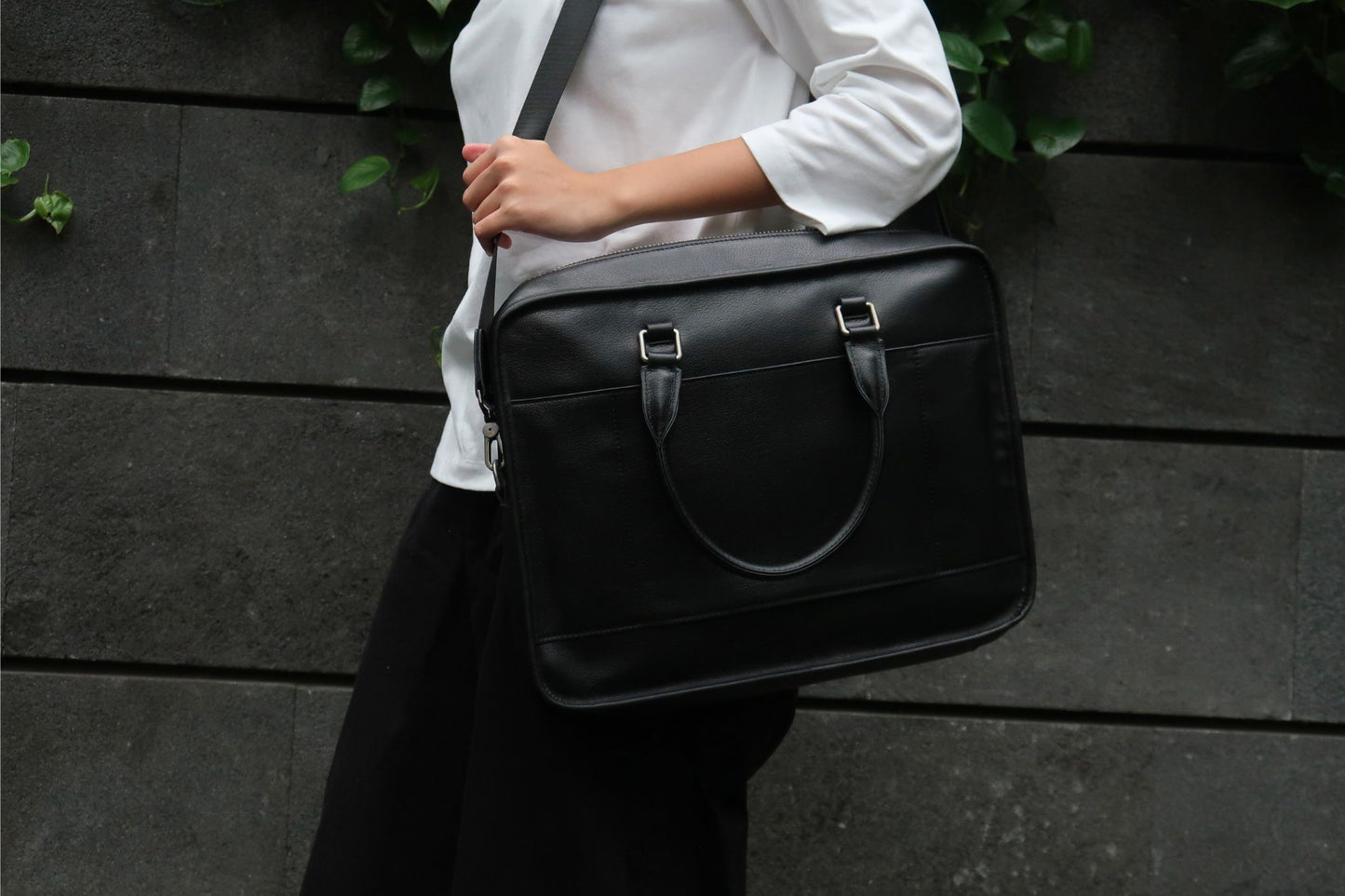 Unisex genuine cowhide leather travel briefcase laptop bag zip design