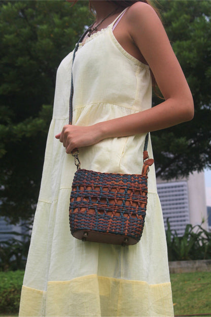 Women's genuine handwoven cowhide leather handphone bag Mirren design