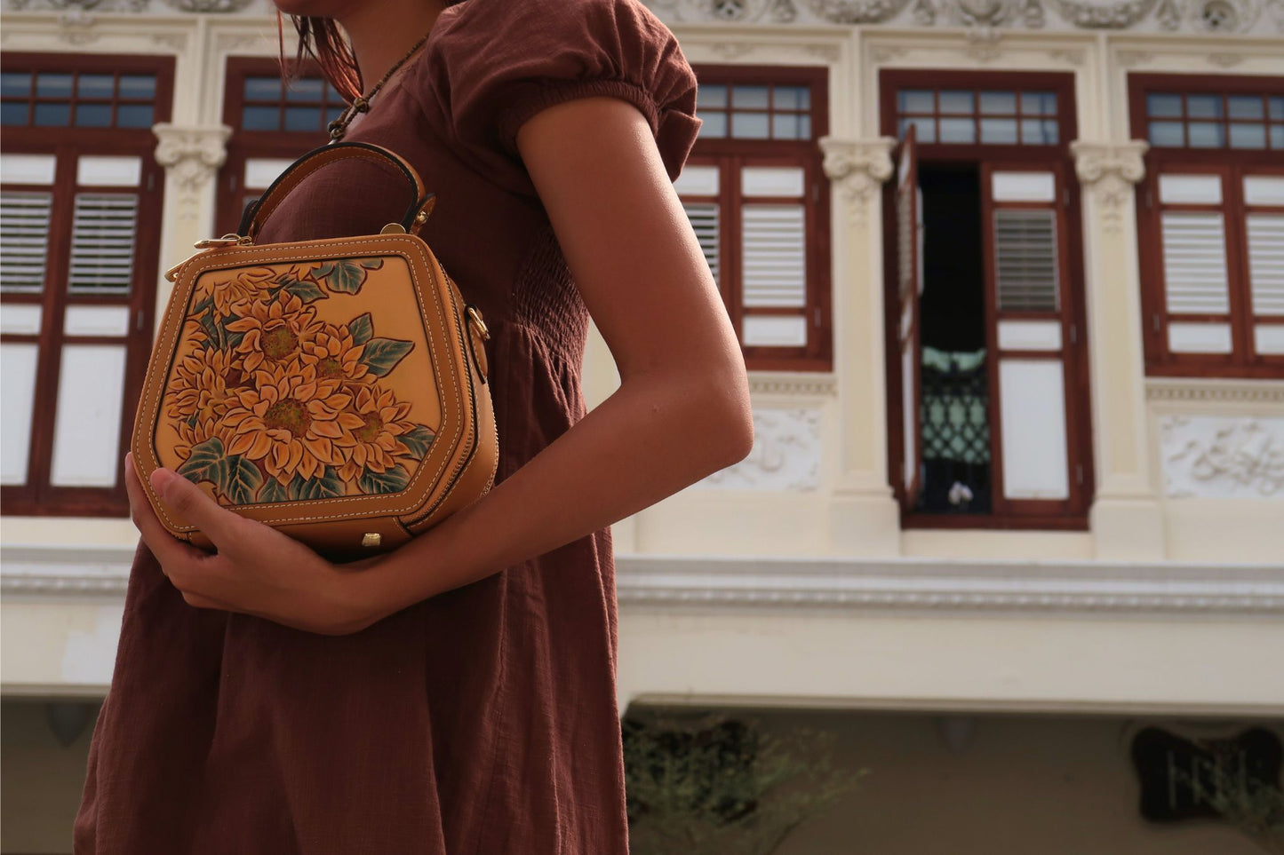 Women's genuine cowhide leather engraved handbag Klos V2 design