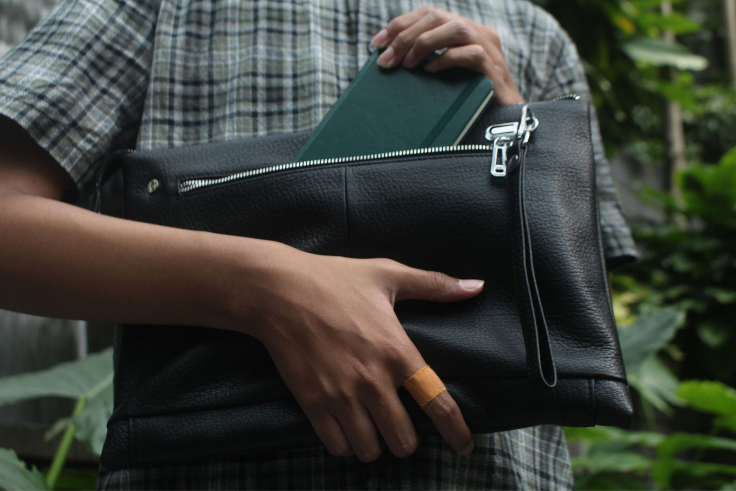 Unisex genuine cowhide leather Clutch/laptop sleeve/laptop folio