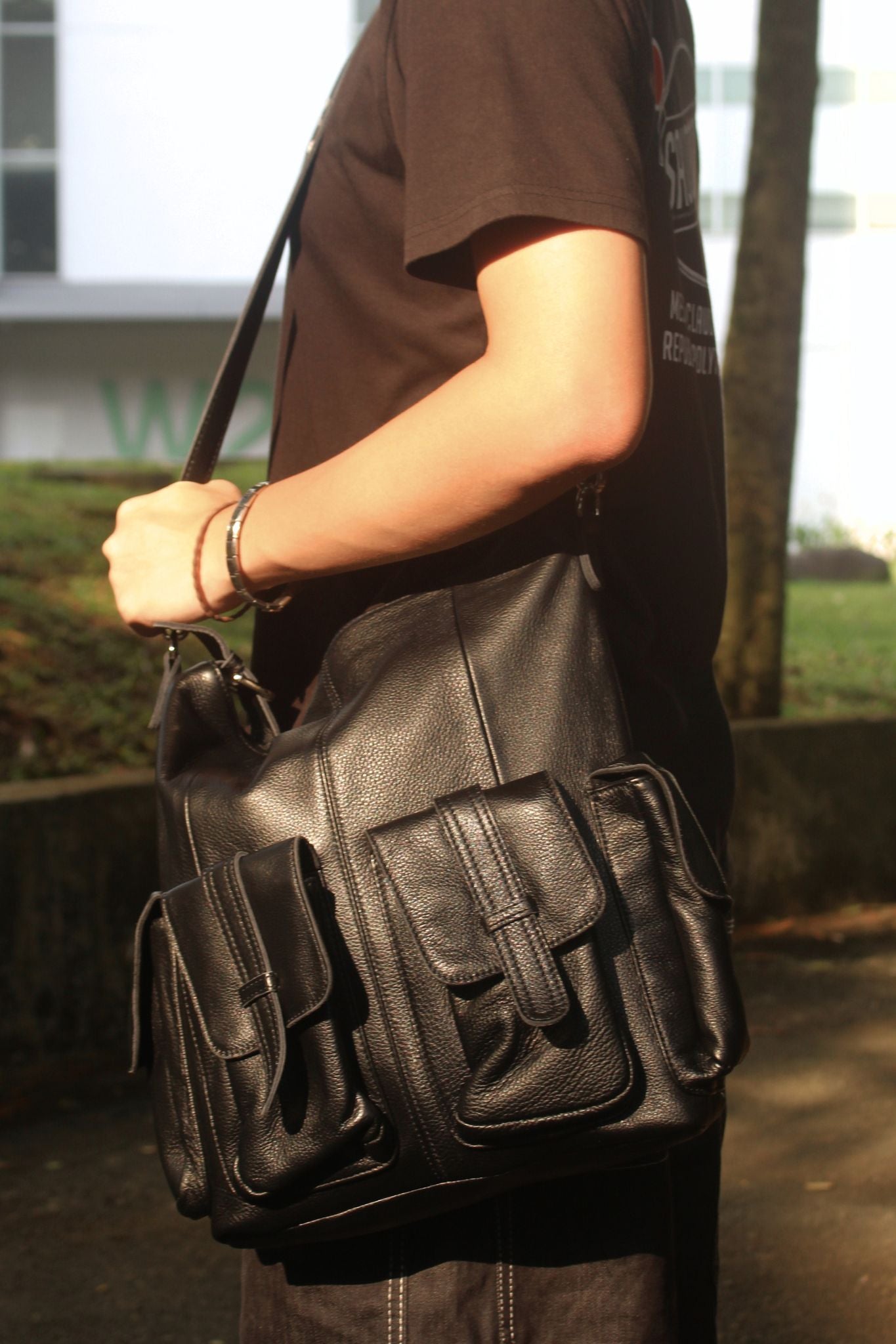 Unisex Genuine cowhide leather handbag Poches tote design