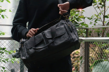 Unisex Women's and Men's genuine cowhide leather duffel travel bag Poches duffel design