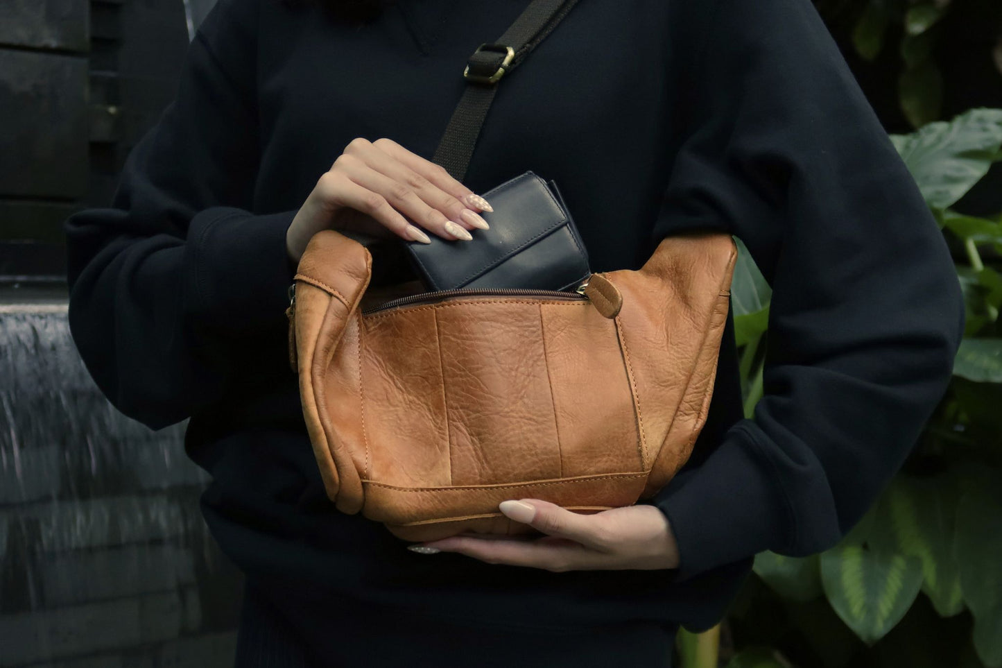 Unisex cowhide leather handbag Vesny pouch design waist bag
