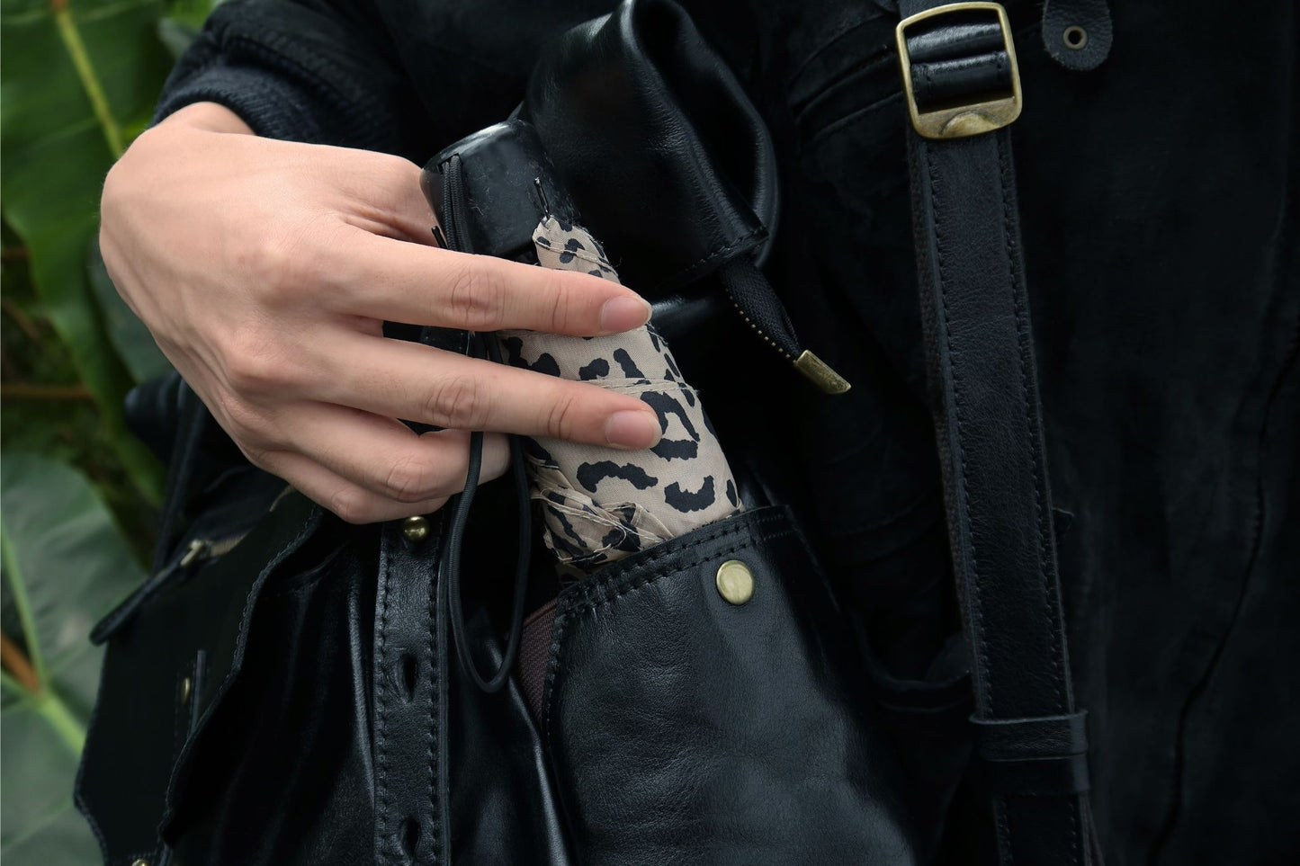 Unisex cowhide leather Torba design Roll top backpack