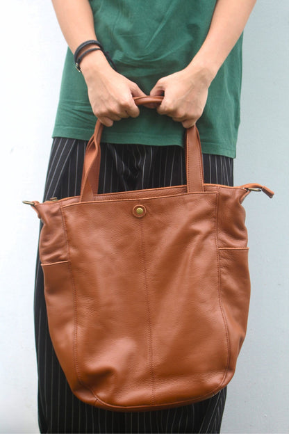 Unisex Men's and Women's genuine cowhide leather handbag Cara V2 design
