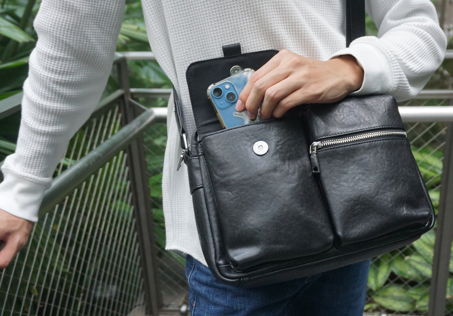 Davel V3 design unisex genuine cowhide leather sling bag
