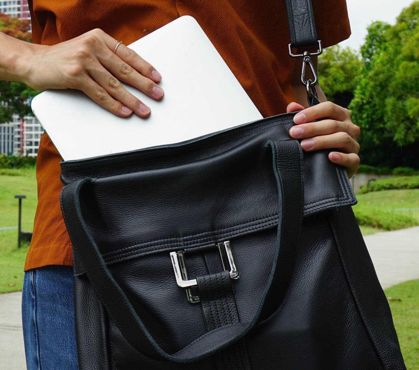 Unisex genuine cowhide leather vertical tote handbag Cate design