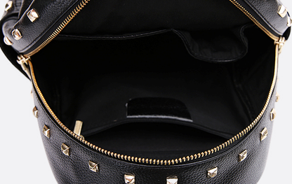 Women's cowhide leather backpack in crocodile print Rivet design